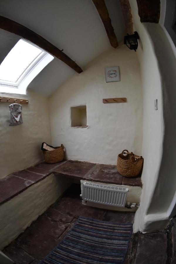 Вилла Pant Llwyd Farm Llangynidr Экстерьер фото